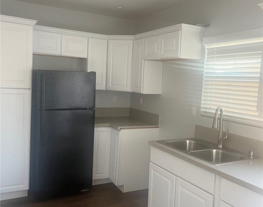 7239 Sterling Avenue - Photo Thumbnail 2