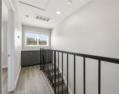 260 W 3rd - Photo Thumbnail 7