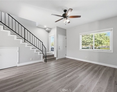 260 W 3rd - Photo Thumbnail 10