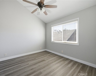 260 W 3rd - Photo Thumbnail 1