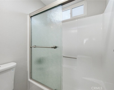 260 W 3rd - Photo Thumbnail 6