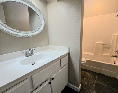 3645 Country Oaks Loop - Photo Thumbnail 8