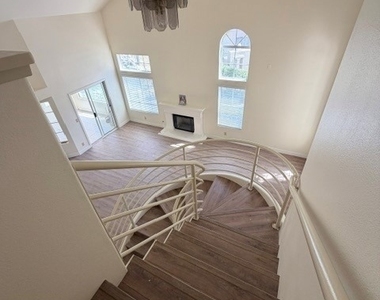 333 Calle Moreno - Photo Thumbnail 5