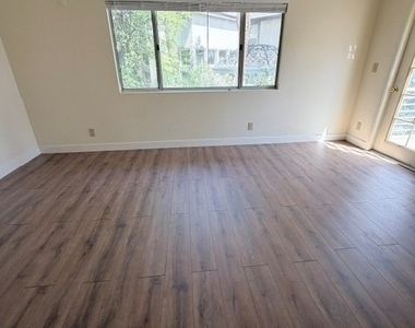 333 Calle Moreno - Photo Thumbnail 17