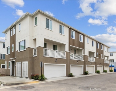 1484 Sunrise Ln. - Photo Thumbnail 13