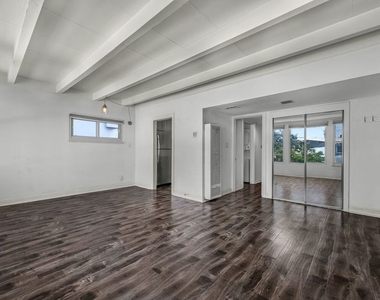 130 Montreal Street - Photo Thumbnail 1