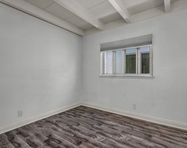 130 Montreal Street - Photo Thumbnail 14