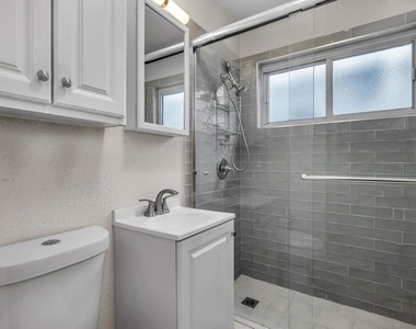 130 Montreal Street - Photo Thumbnail 11