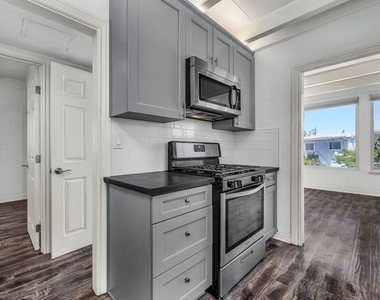 130 Montreal Street - Photo Thumbnail 6