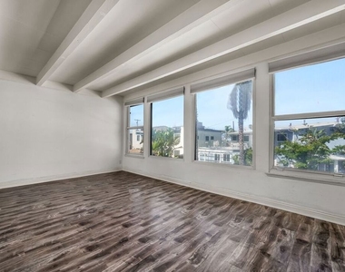 130 Montreal Street - Photo Thumbnail 2