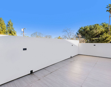 19535 Strathern Street - Photo Thumbnail 12