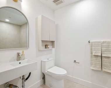 1221 Myra Avenue - Photo Thumbnail 10