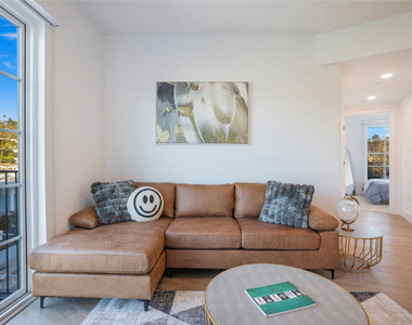 1221 Myra Avenue - Photo Thumbnail 8