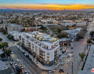 1221 Myra Avenue - Photo Thumbnail 1