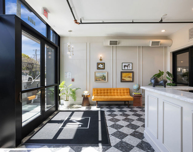 1221 Myra Avenue - Photo Thumbnail 2