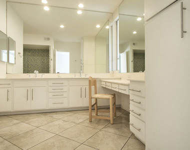 501 Desert Lakes Circle - Photo Thumbnail 29