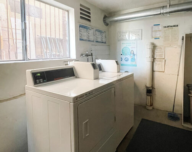 935 N Alfred Street - Photo Thumbnail 7