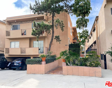 935 N Alfred Street - Photo Thumbnail 8