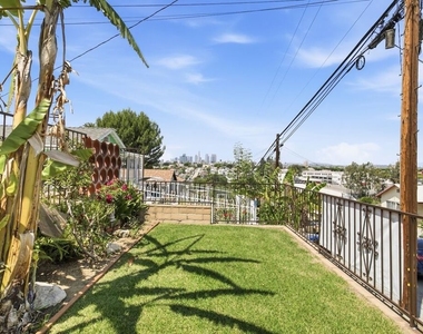 2752 Guirado Street - Photo Thumbnail 4