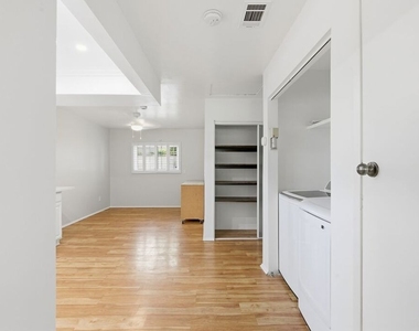 2752 Guirado Street - Photo Thumbnail 8