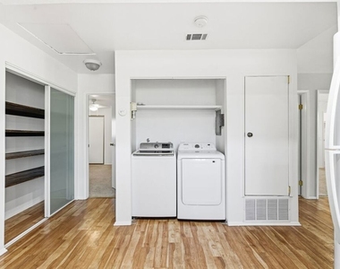 2752 Guirado Street - Photo Thumbnail 6