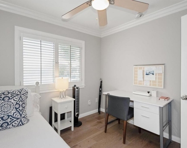 1052 Isabella Avenue - Photo Thumbnail 25