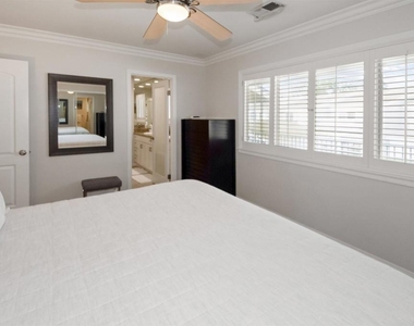 1052 Isabella Avenue - Photo Thumbnail 15