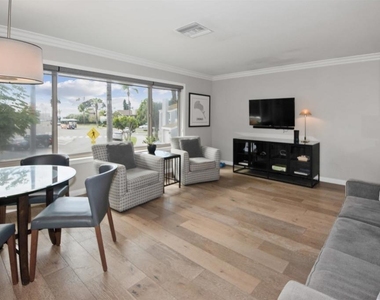 1052 Isabella Avenue - Photo Thumbnail 6