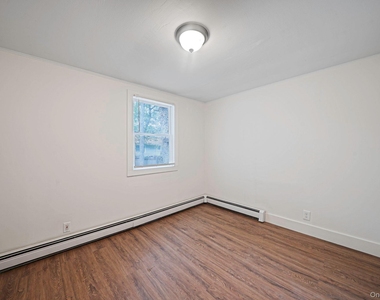 32 Dewey Street - Photo Thumbnail 14