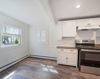 32 Dewey Street - Photo Thumbnail 4