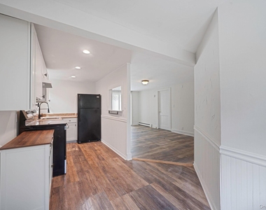 32 Dewey Street - Photo Thumbnail 5