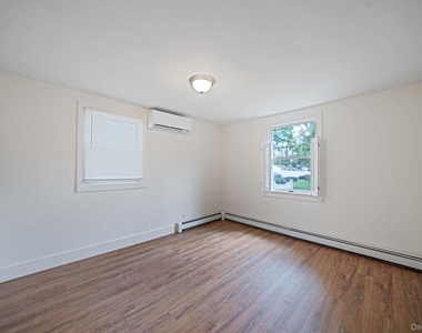 32 Dewey Street - Photo Thumbnail 13