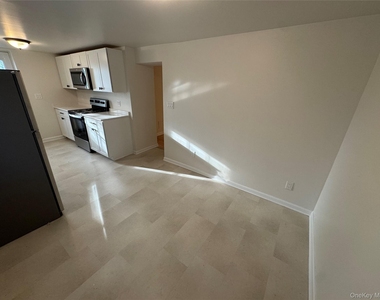 24 Vassar Street - Photo Thumbnail 3