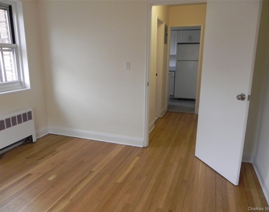 11 Schenck Avenue - Photo Thumbnail 9