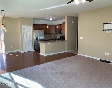 43 Stacey Court - Photo Thumbnail 3