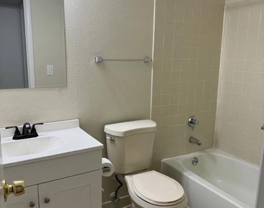 525-b Belford Road - Photo Thumbnail 6