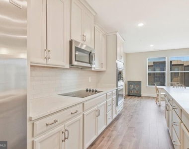 10475 Ratcliffe Trail - Photo Thumbnail 11