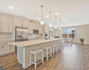 10475 Ratcliffe Trail - Photo Thumbnail 7