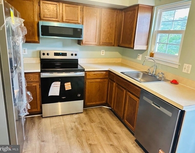 22 Alden Court - Photo Thumbnail 3