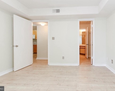 3916 Penderview Drive - Photo Thumbnail 8