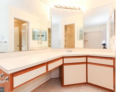 3916 Penderview Drive - Photo Thumbnail 5