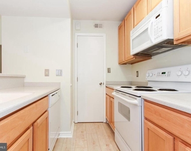 3916 Penderview Drive - Photo Thumbnail 12