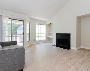 3916 Penderview Drive - Photo Thumbnail 18