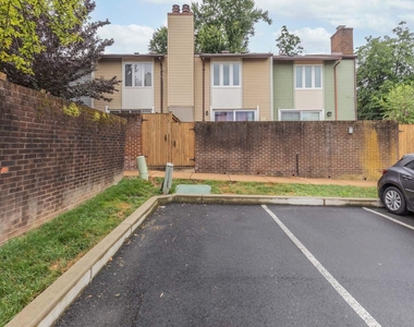 935 S Taylor Street - Photo Thumbnail 20
