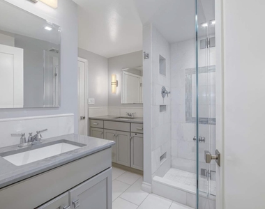 935 S Taylor Street - Photo Thumbnail 13