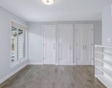 935 S Taylor Street - Photo Thumbnail 12
