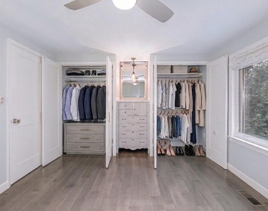 935 S Taylor Street - Photo Thumbnail 9