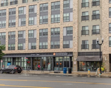 935 S Taylor Street - Photo Thumbnail 24