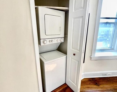253 W Hansberry Street - Photo Thumbnail 7