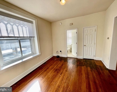 253 W Hansberry Street - Photo Thumbnail 6
